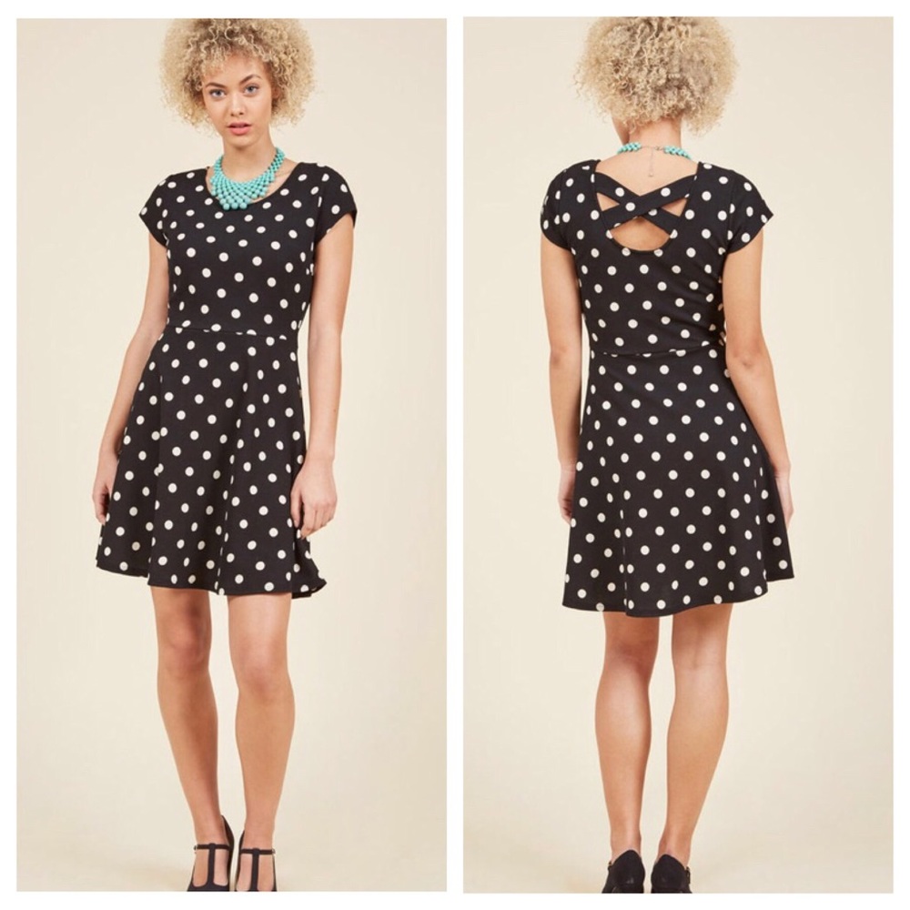 GILLI MODCLOTH Polka Dot Textured Skater Dress S